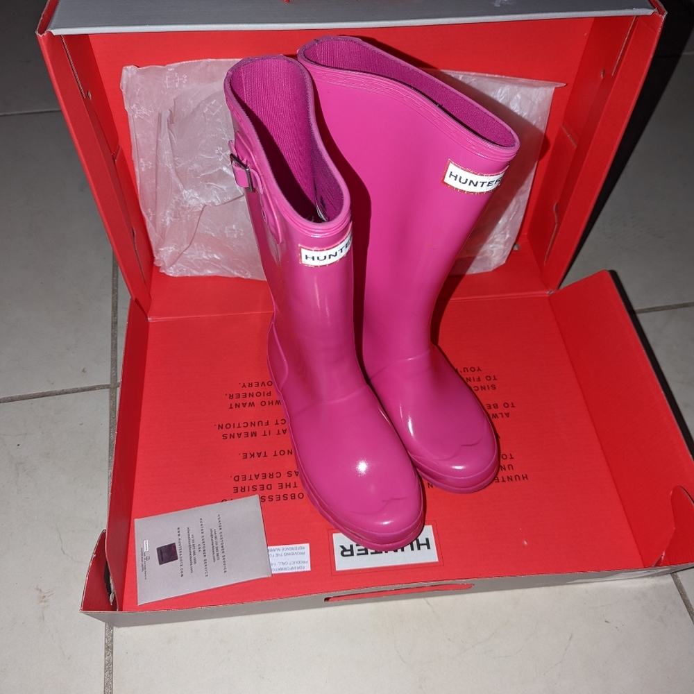 Hunter Boots, Kids Sz 4 Girls in Lipstick Gloss.